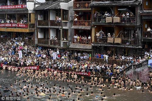 澳门开奖结果开奖记录表013和凤凰古城百人抢鸭子与凤凰古城百人抢鸭子是真的吗